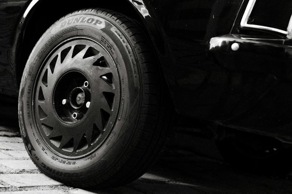 Pourquoi l'Absence d'Airbags dans Certains Véhicules ? Découverte et Explications